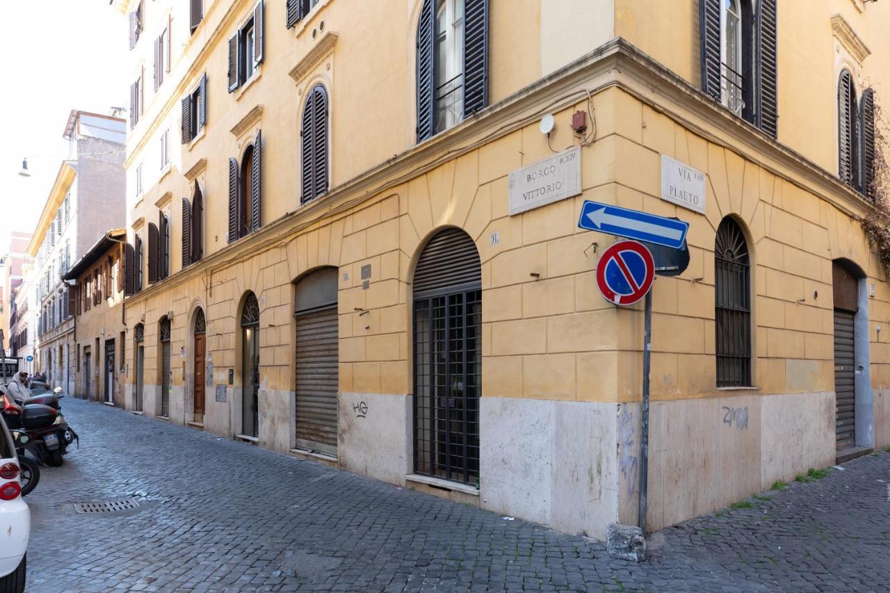 Borgo Vittorio St. Peter Apartments, Rome